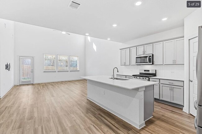 14004 Lubeck Dr in Austin, TX - Foto de edificio - Building Photo