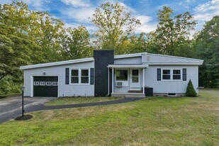 1 Mockingbird Hill Rd in Windham, NH - Building Photo