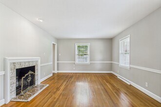 1103 Surry Dr in Greensboro, NC - Building Photo - Building Photo