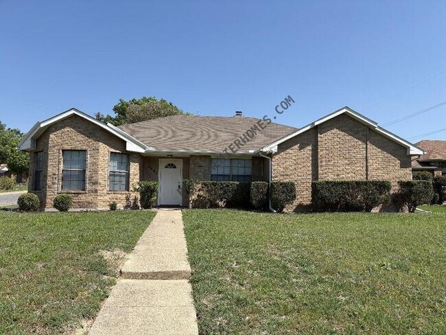 property at 5047 Hollow Ridge Rd