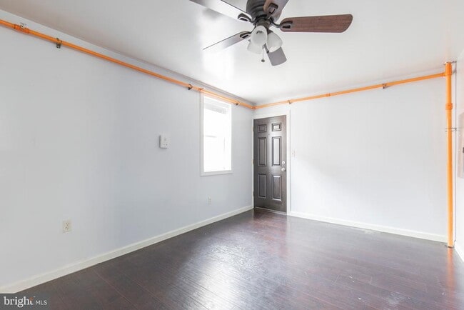 507 W Girard Ave
