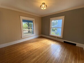 1622 E 8th St in Des Moines, IA - Building Photo - Building Photo