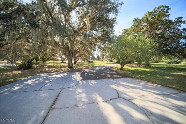 property at 1250 Riverbend Dr