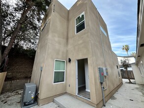 5128 Alumni Pl in San Diego, CA - Building Photo - Building Photo