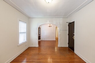 3508 Dupont Ave S in Minneapolis, MN - Building Photo - Interior Photo