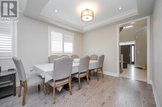 3357 Mintwood Cir in Oakville, ON - Building Photo - Building Photo
