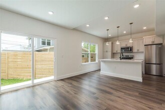 3702 Tower View Ct in Austin, TX - Building Photo - Building Photo