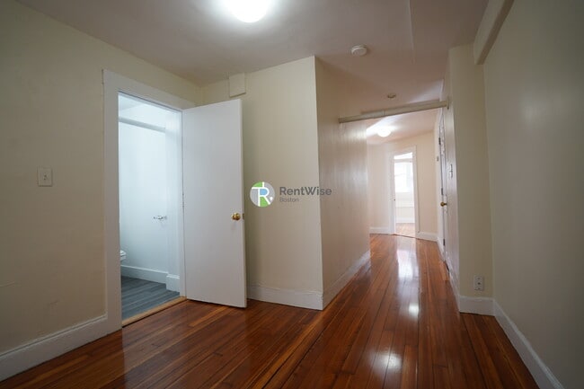 7 Mt Hood Rd in Boston, MA - Building Photo - Building Photo