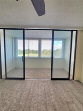 2615 Cove Cay Dr in Clearwater, FL - Building Photo - Building Photo