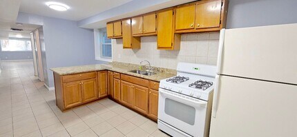 2444 W Homer St in Chicago, IL - Building Photo - Building Photo