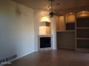 1031 Los Moros Dr in El Paso, TX - Building Photo - Building Photo