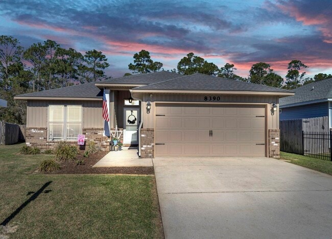 8390 Island Dr in Navarre, FL - Building Photo - Building Photo