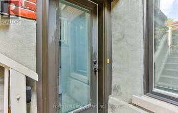 35 Yarmouth Gardens in Toronto, ON - Building Photo - Building Photo