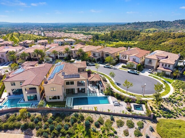 107 Clear Falls in Irvine, CA - Building Photo - Building Photo