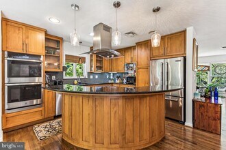 1506 Woodacre Dr in McLean, VA - Building Photo - Building Photo