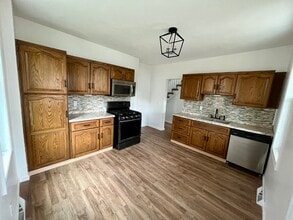 322 Delaware Ave in Scottdale, PA - Building Photo - Building Photo
