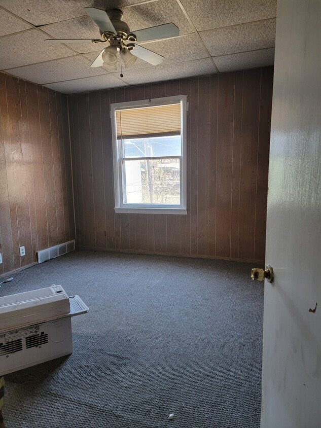 2065 Random Rd, Unit 2nd Floor in Cleveland, OH - Foto de edificio - Building Photo