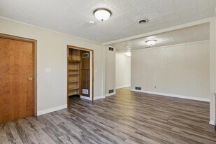 66 Cazenovia St, Unit 1 in Buffalo, NY - Building Photo