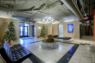 6533 E Jefferson Ave, Unit 421 in Detroit, MI - Building Photo - Building Photo