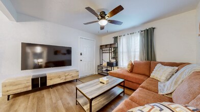 253 White Oak Rd-Unit -C in Clarksville, TN - Building Photo - Building Photo