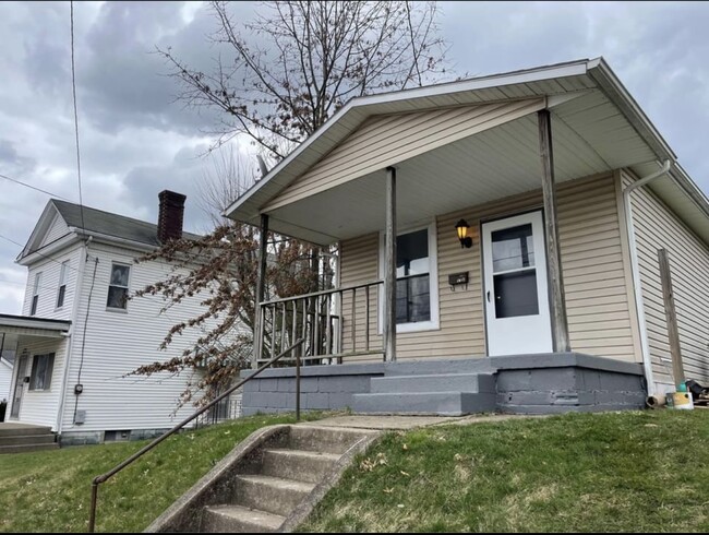 1917 2nd St in Moundsville, WV - Foto de edificio - Building Photo