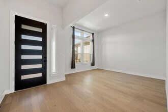 957 Arrowhead Ranch Blvd in Dripping Springs, TX - Building Photo - Building Photo