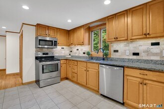 228 N Granby Rd in Granby, CT - Building Photo - Building Photo