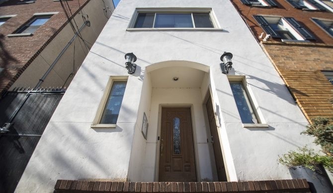 740-742 S 3rd St in Philadelphia, PA - Building Photo