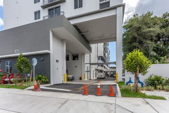 St. Martin's Place Apartments in Miami, FL - Building Photo - Building Photo