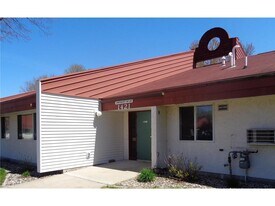 1421 Lake Ave NW in Willmar, MN - Building Photo