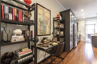 110 S Aberdeen St in Chicago, IL - Building Photo - Building Photo