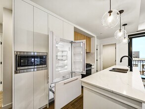 8375 Broadcast Ave SW in Calgary, AB - Building Photo - Building Photo