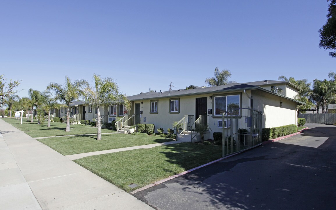 Twin Oaks Villas in Chula Vista, CA - Building Photo