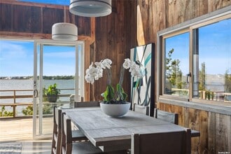 298 Dune Rd in Westhampton Beach, NY - Building Photo - Building Photo