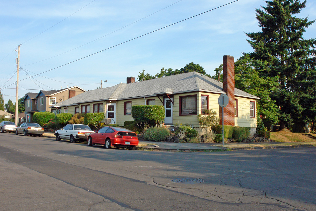 3223 NE Emerson St in Portland, OR - Building Photo