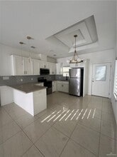 11 W Woodson Dr in Edinburg, TX - Building Photo - Building Photo