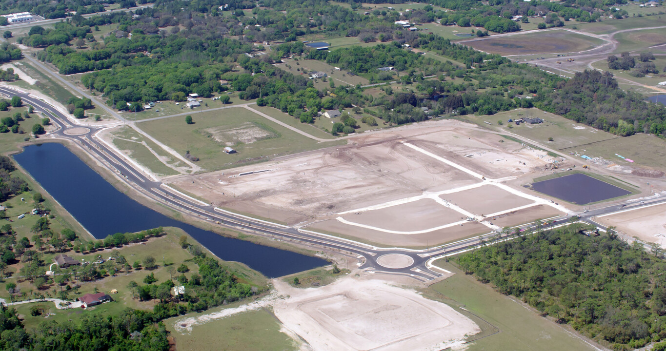 Center Lake Ranch in St. Cloud, FL - Building Photo