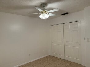 38 SW 7th St, Unit B in Dania Beach, FL - Building Photo - Building Photo