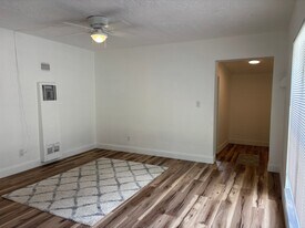 653 5th Pl SW in Vero Beach, FL - Building Photo