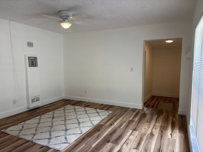 property at 653 5th Pl SW
