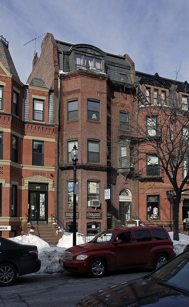 247 Newbury St in Boston, MA - Building Photo - Building Photo