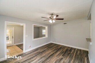 1056 Busac Ave in Jacksonville, FL - Building Photo - Building Photo