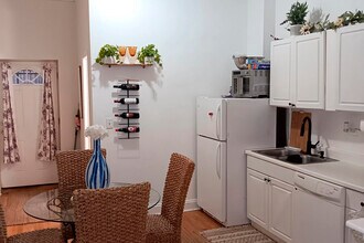 910 Green Bay Rd in Winnetka, IL - Foto de edificio - Building Photo