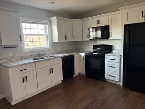 148 School Side Dr, Unit 148 B Schoolside Drive in Brandenburg, KY - Building Photo - Building Photo