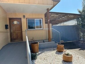 6104 Bernhard Ave, Unit Upper Unit in Richmond, CA - Building Photo - Building Photo