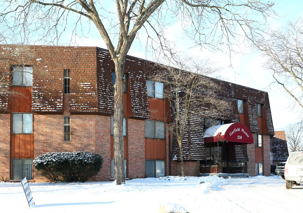 Garfield Manor Apartments in Warren, OH - Foto de edificio