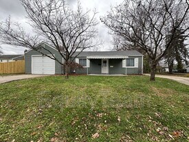 8709 Pine Rd in Cincinnati, OH - Building Photo