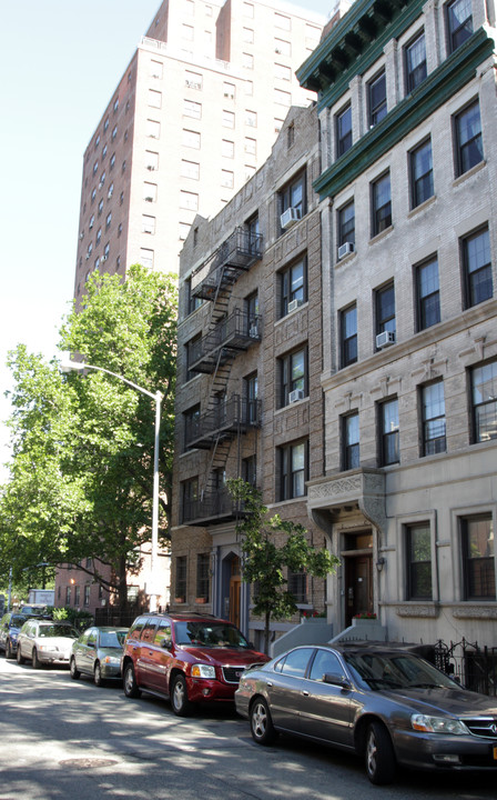 429-431 W 154th St in New York, NY - Building Photo