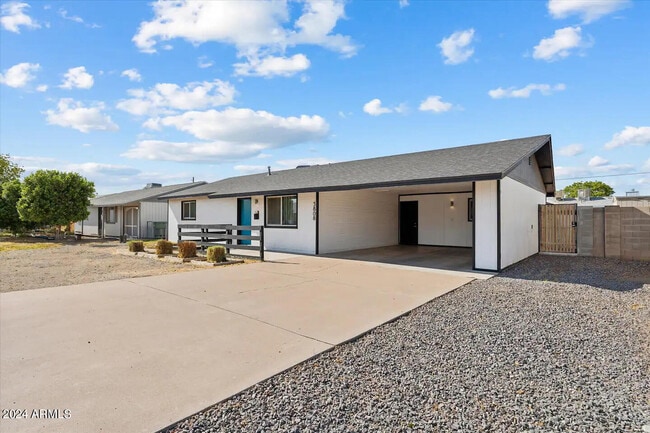 3808 W Las Palmaritas Dr in Phoenix, AZ - Building Photo - Building Photo