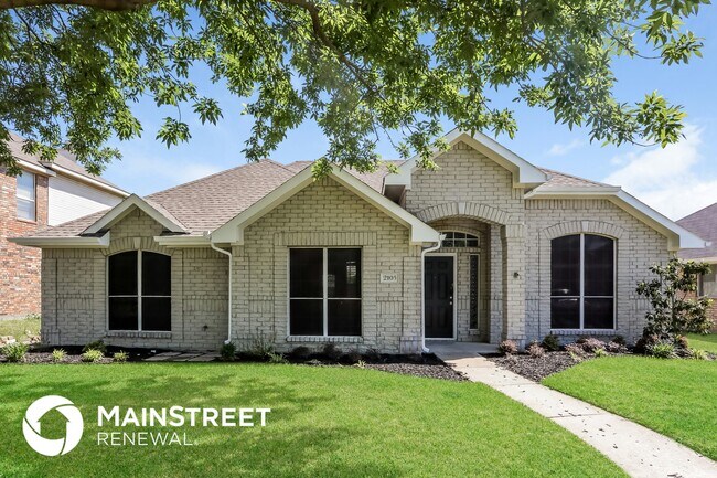 property at 2105 Crawford Dr